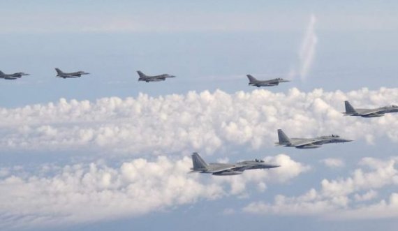 SHBA-Japoni mesazh Rusisë e Kinës që ngritën bombarduesit derisa Biden ishte në Tokyo