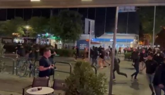 Tifozët holandezë e rrahën shqiptarin, ai vrapon drejt policëve për të shpëtuar