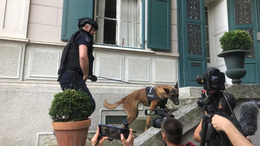 Alarm bombe në festivalin “Mirëdita, dobar dan”