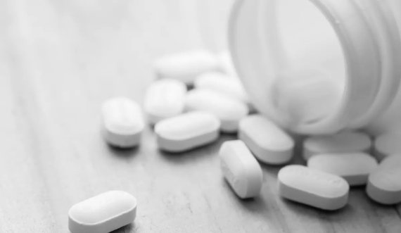 Mjekët paralajmërojnë: Shmangni përdorimin e tepërt të paracetamolit