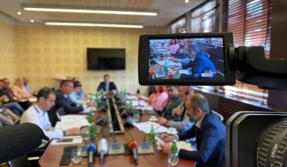 Komisioni Hetimor për energjinë do ta intervistojë edhe ambasadorin Martin Berishaj