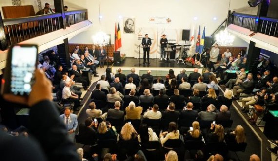 Abdixhiku në tubime me bashkatdhetarë: LDK, shtëpia politike e mërgatës