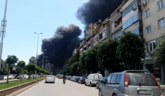 Katër të lënduar nga djegia e fabrikës së stiroporit 