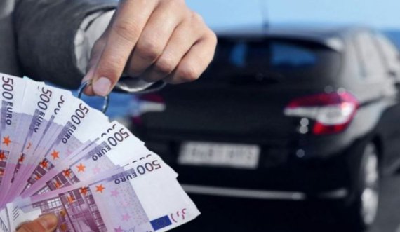 I riu në Skenderaj blen veturën e 90 mijë eurove, kërcënohet pasi mbetet borxh: Paratë ose merremi vesh ndryshe