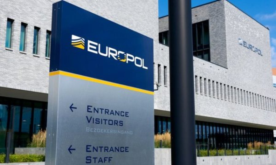 Europol: Armët nga luftërat ballkanike, ende sot përdoren nga grupet kriminale