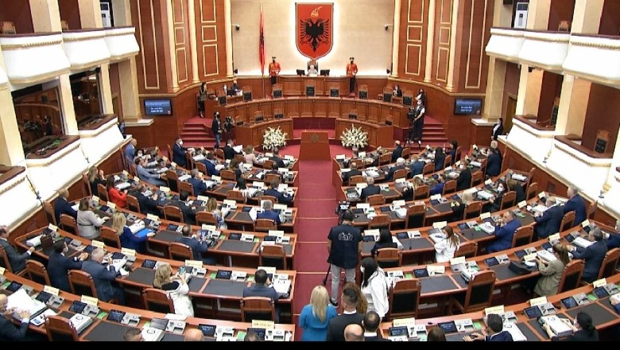 Grupi parlamentar i PD kërkon interpelancë urgjente