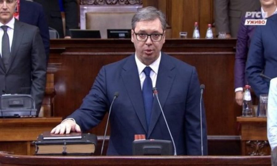 Vuçiq sheh ëndrra gjatë betimit: Do të përpiqem ta ruaj Kosovën si pjesë të Serbisë