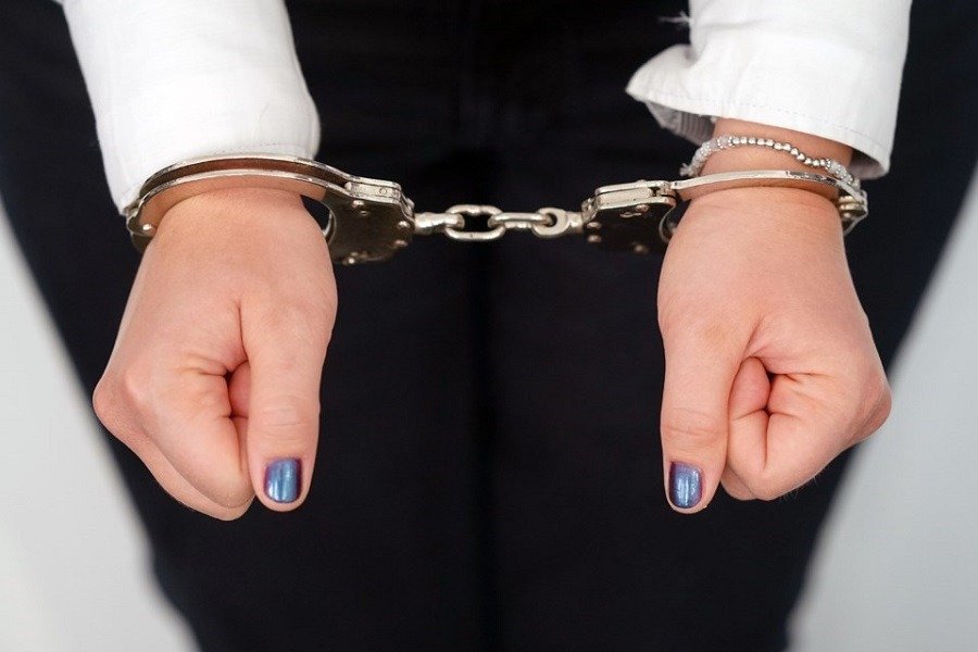 Arrestohet vajza që theri me thikë 15-vjeçarin në sheshin e Obiliqit