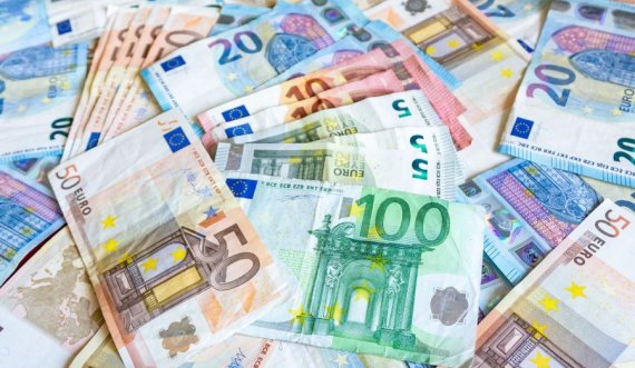 Mesatarisht, kosovarët kanë nga 3000 euro në banka