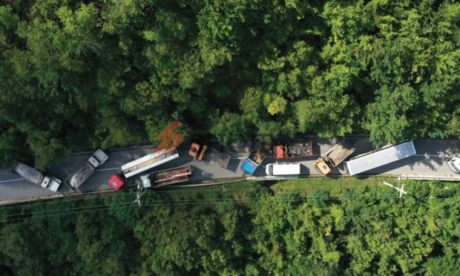 Kryetari i Komunës së Mitrovicës veriore po paralajmërohen barrikadat në Veri