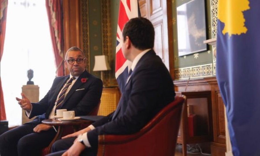 Kurti lajmërohet nga Londra, publikon fotografi nga takimi me Sekretarin e Jashtëm