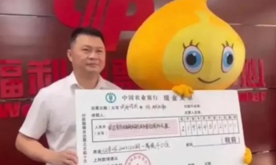 Kinezi i cili fitoi 30,386 milionë euro në lotari: Nuk i tregoj familjes, sepse kjo i bën ata dembelë