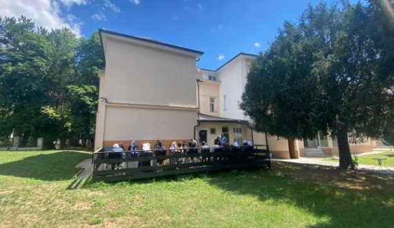 Vendimi i “Orenda”-s që ndalonte telefonat celularë, paralajmëroheshin masa disiplinore