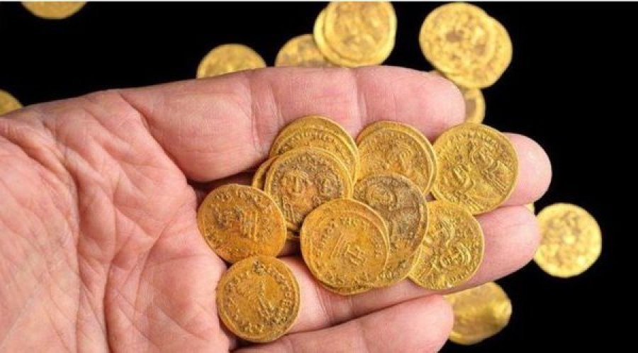 Arkeologët gjejnë monedha ari të shekullit të 7 në murin e një rezervati