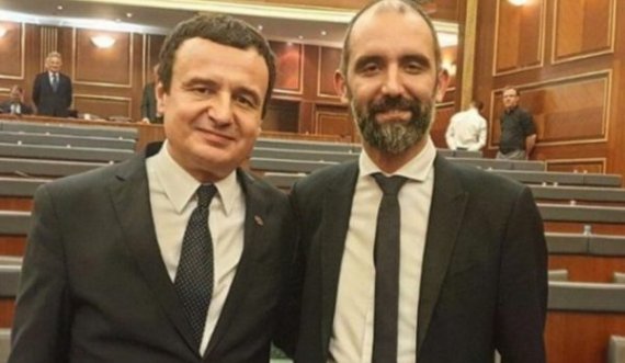 Artan Abrashi i VV-së kërkon nga  ndërkombëtarët që të organizojnë edhe koktej pasi  Kurti lëshoi pe për targat