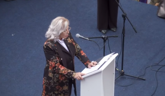 Stefanoviq mban fjalim në tubimin e serbëve në Mitrovicë: Ne vendosëm unanimisht të largohemi 