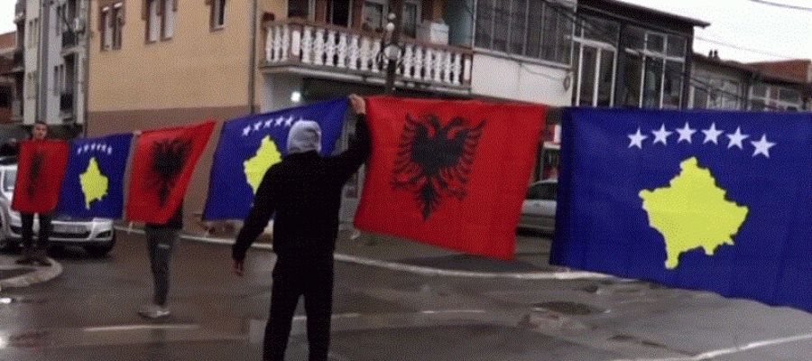 Vjen reagimi nga shqiptarët në Mitrovicën e Veriut: Jemi këtu