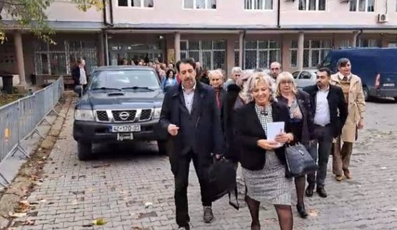 Largohen gjyqtarët serbë: Gjithë stafi administrativ serb dhe gjyqtarët kanë dhënë dorëheqje