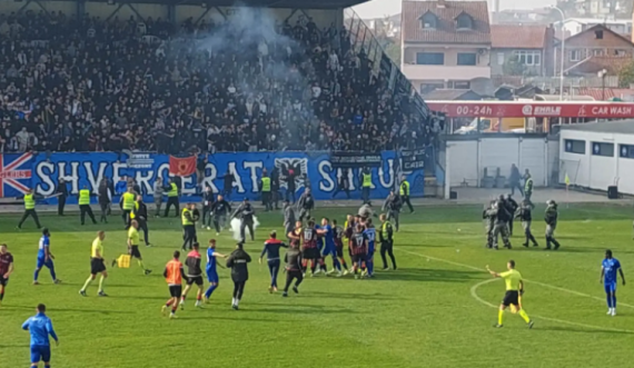 Shpërthejnë incidente të rënda, ndërpritet zyrtarisht ndeshja mes Shkupit dhe Shkëndijës
