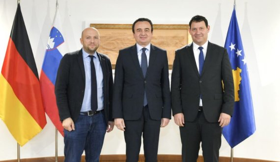 Albin Kurtit i shkojnë në zyrë dy emisarë evropianë