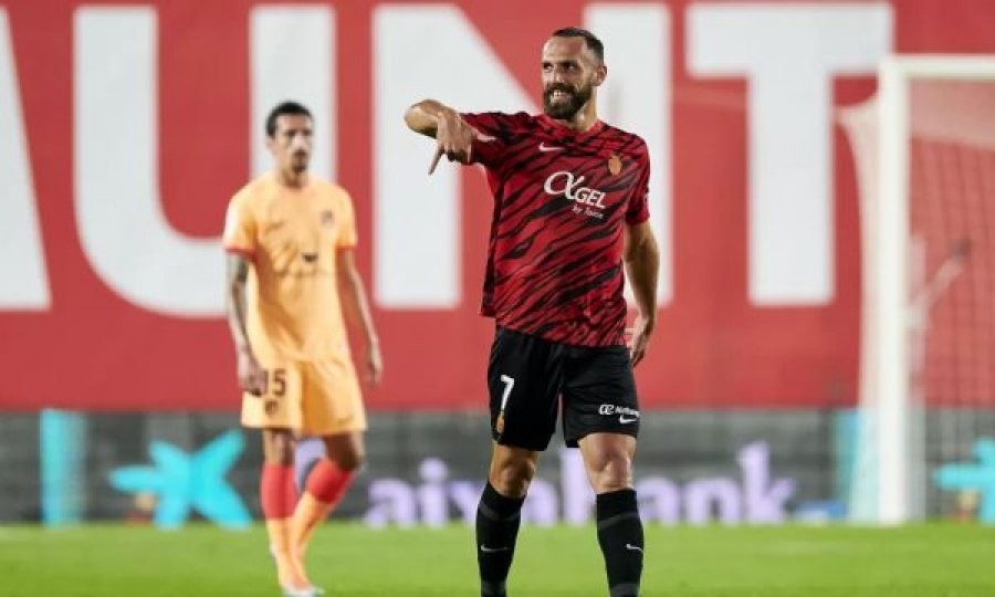 Para se të luante futboll, Muriqi ishte kamerier iu shkëlqyeshëm