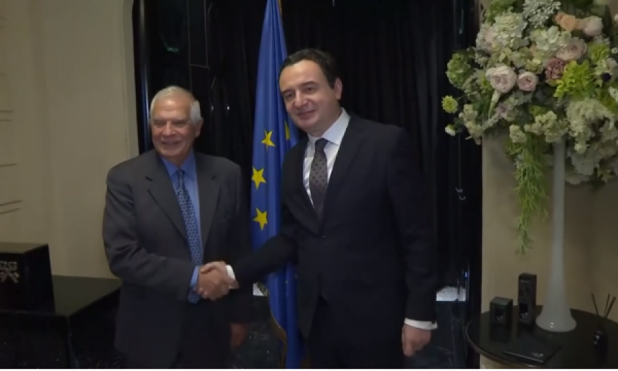 Albin Kurti takohet në Paris me Josep Borrellin