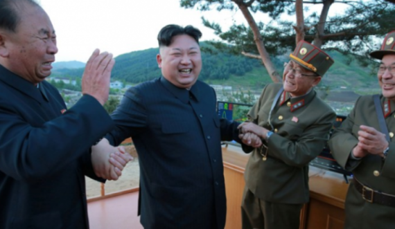 Kim Jong Un del me kërkesë për gratë