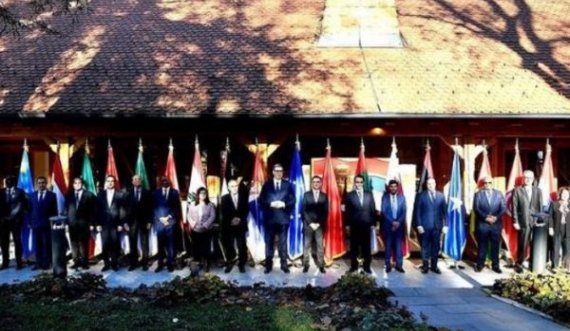 Vuçiq në  darkën ambasadorëve të vendeve arabe flet edhe  për ngjarjet në Kosovë