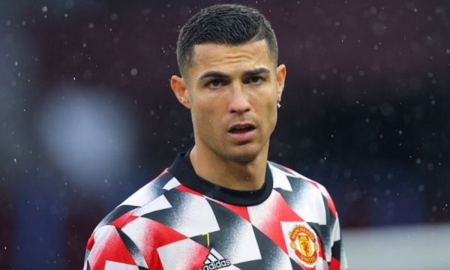 Ka  arritur oferta e parë për Man Utd-n dhe transferimin e yllit problematik: “Për Ronaldon një tortë dhe një shishe birrë”!