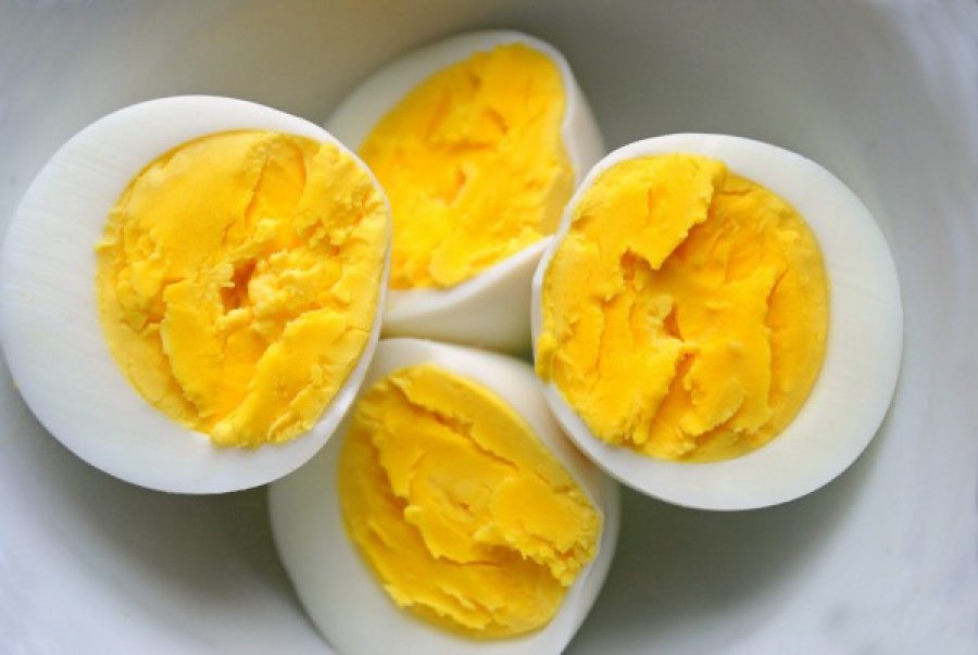 Një mineral që bën çudinë për shëndetin tuaj: E hasim në vezë dhe te gjeldeti 