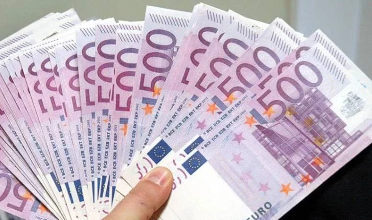 Ngjarje e trishtë: Gruaja fsheh 13 mijë euro kursime në oxhak, bashkëshorti u vë flakën 