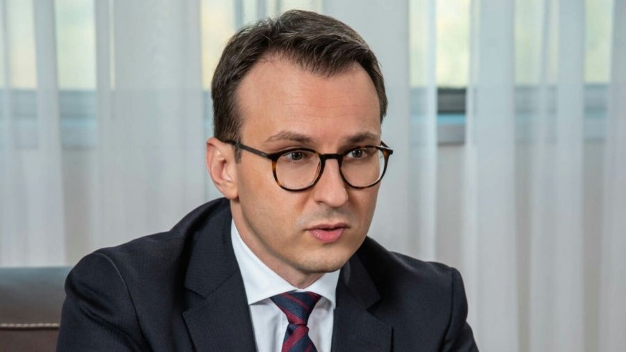 Petkoviq: Në Bruksel Vuçiq ka kërkuar qartë që të kthehen targat KS, nuk ka vend për targa të tjera