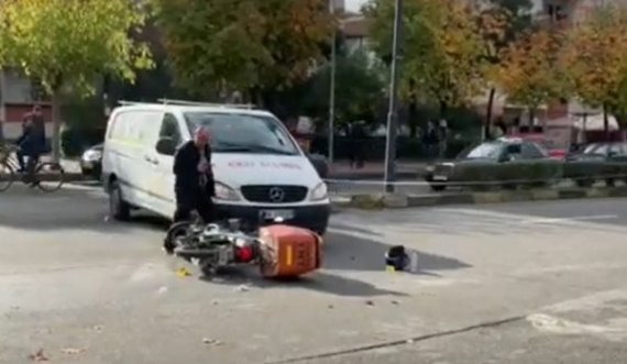 Motomjeti përplaset me kombin, drejtuesi dërgohet në spital