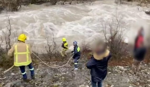 Tragjedi: I mori rrjedha e ujit, gjenden trupat e pajetë të babait dhe djalit