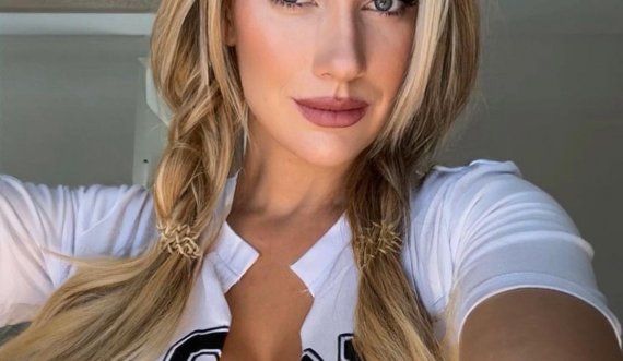 Superylli amerikan i golfit Paige Spiranac dhuron një poza sensuale për tifozët e Amerikës