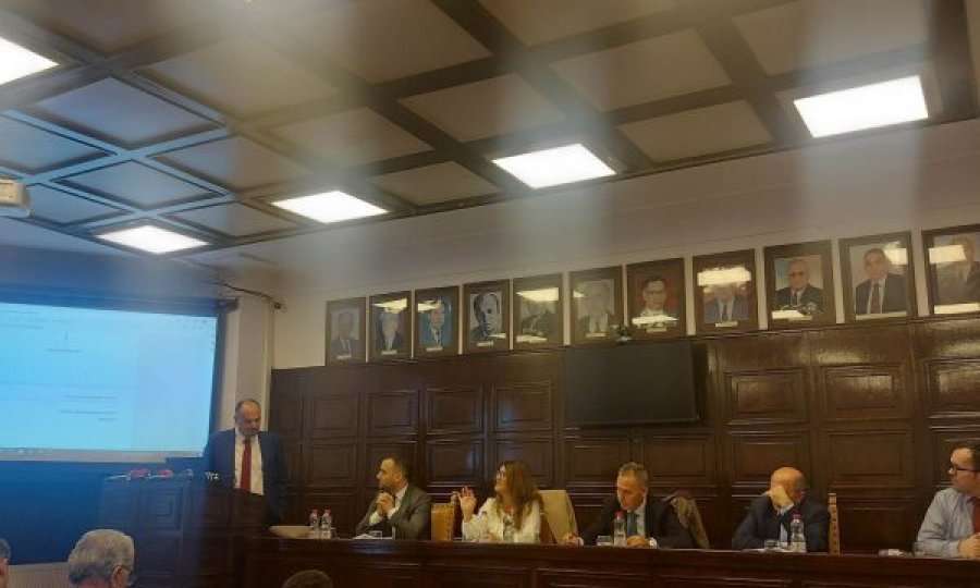 Si me qenë fushatë elektorale, premtimet e kandidatëve për  rektor të ri të Universitetit të Prishtinës: Dedaj zgjidhje për plagjiaturën në UP, Rugova  për pavarësi të universitetit