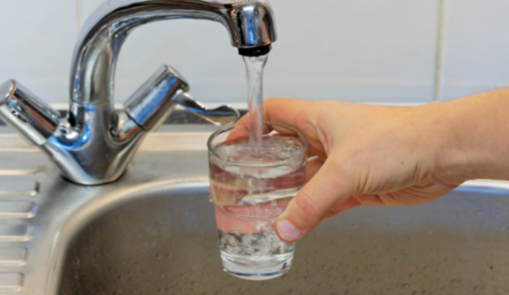 Ministria e Shëndetësisë njofton se situata e ujit të pijshëm është stabilizuar
