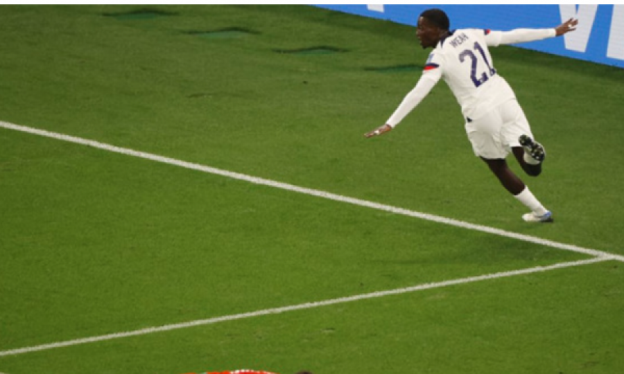 Timothy Weah ndjehet i lumtur, e ka shënuar golin e parë në një Kampionat Botëror