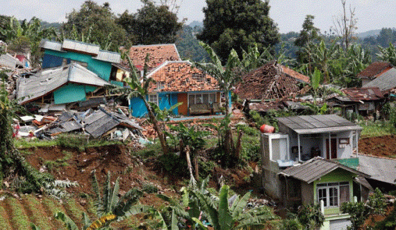 Numri i të vdekurve nga tërmeti në Indonezi arrin në 271