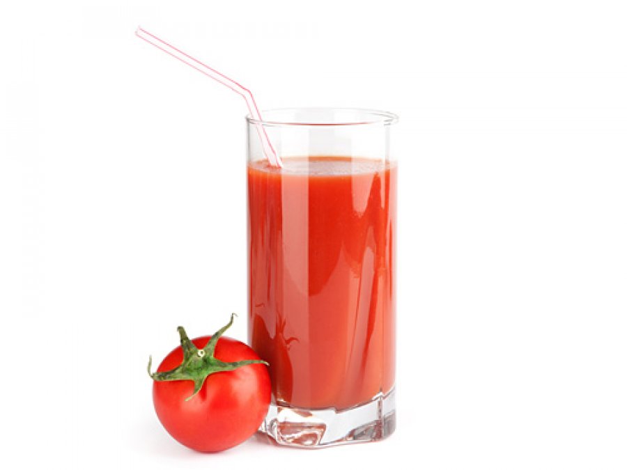Lëngu i domateve zbut simptomat e menopauzës