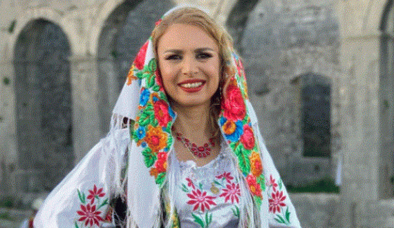 Lule Merkulaj  vjen me këngën 'Une jam shqiptar' 