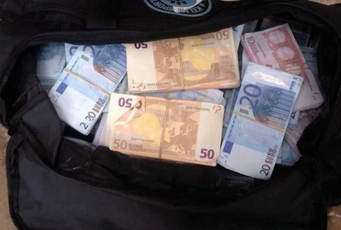 Gjest i mirë: I humb çanta me 3500 euro preshevarit , tekniku medicinal e gjen dhe e dërgon në polici