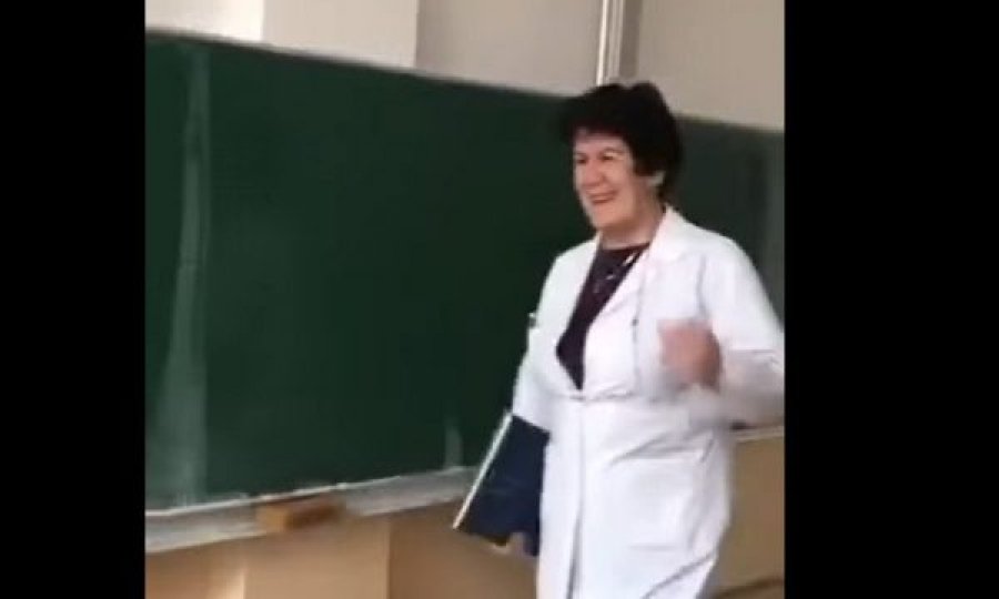 Ish-nxënësi me fjalë prekëse për mësuesen e vrarë,