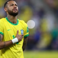 Dënohet me 17 vjet burgim personi që vodhi topin e nënshkruar nga Neymar
