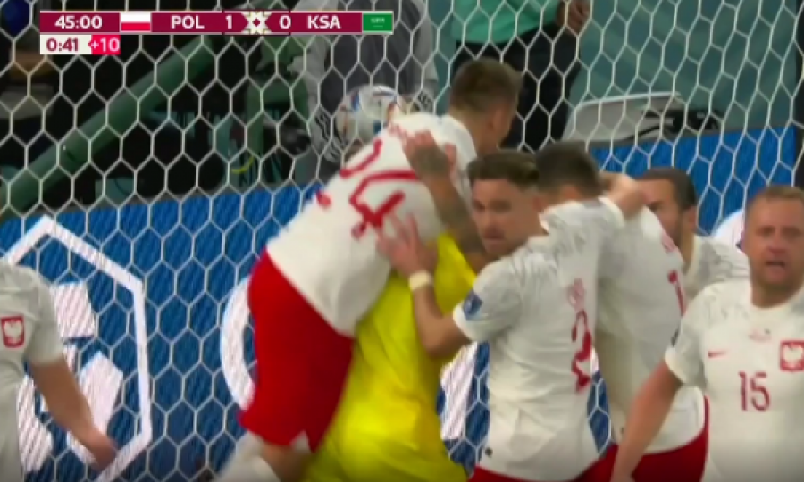 Polonia e mbyll  pjesën e parë në epërsi  ndaj Arabisë Saudite me golin e heroit  të ndeshjes  Szczesny 