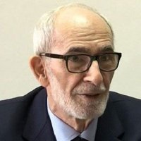 Kjo është biografia e akademik Rexhep Qosjes