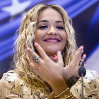 Rita Ora uron 28 Nëntorin: Gëzuar ditën e flamurit Shqipëri