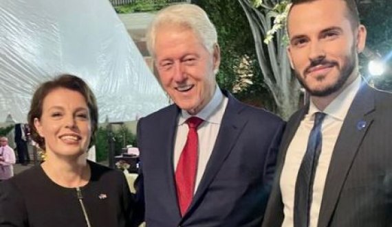 Donika Gërvalla takohet me Bill Clinton-in