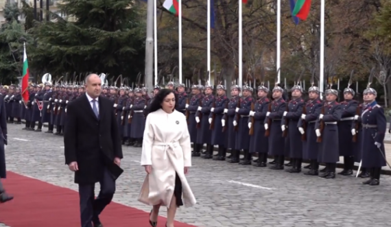 Osmani në Bullgari, pritet me ceremoni të lartë shtetërore nga homologu i saj
