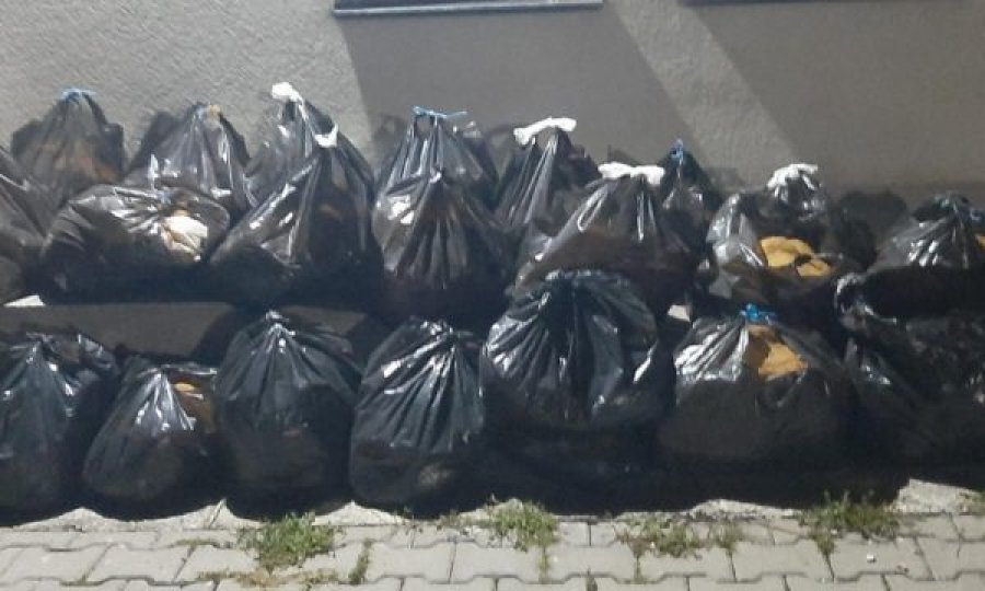 300 kg kumbulla të thara e 15 thasë duhan, Policia parandalon dy raste të kontrabandimit të mallrave